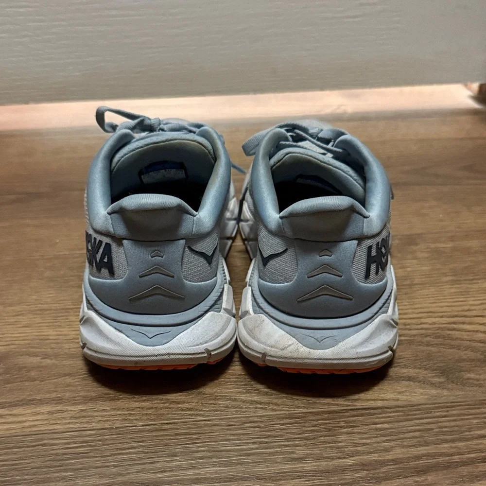 Hoka Arahi 6 - 6.5 - Picture 4 of 4